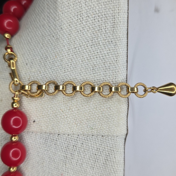 Monet Vintage Necklace Cherry Red Beads Gold Tone Clasp 8" Drop Plus Extender - Picture 3 of 4